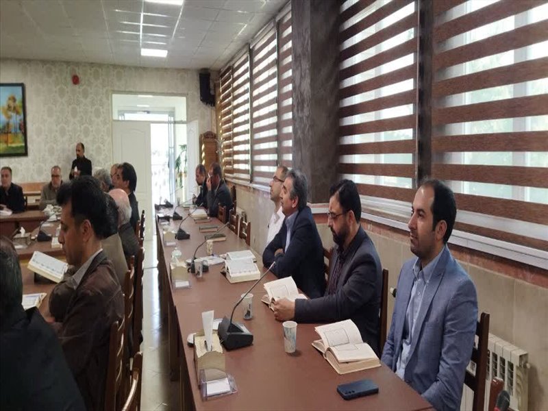 جلسه قرآنی ویژه مدیران ادارات و نهادهای دولتی در دانشگاه ملی مهارت واحد استانی آذربایجان شرقی
