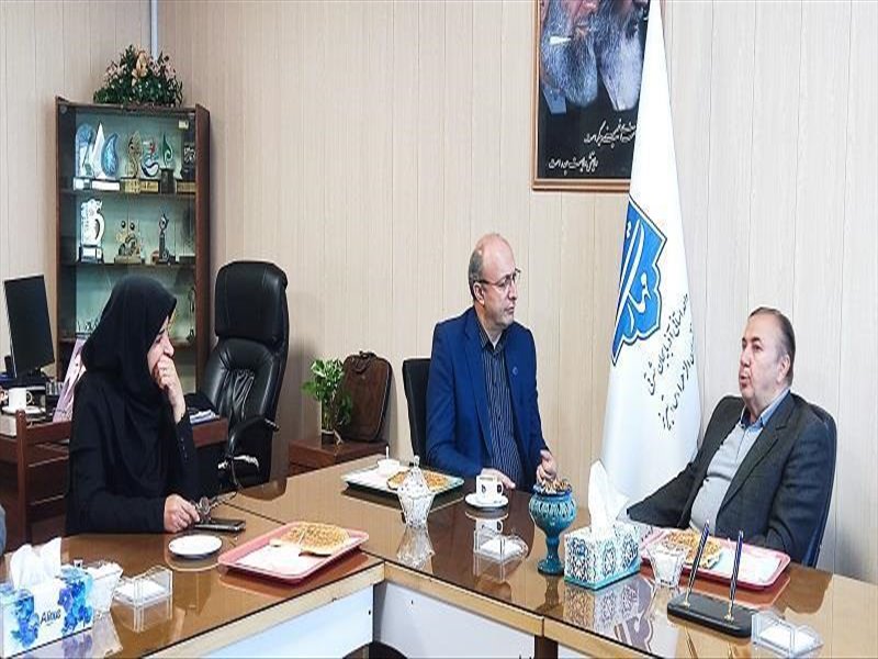 دکتر نوین