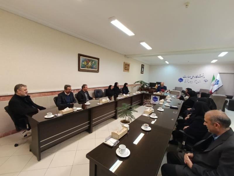 تقدیر از کارکنان زن