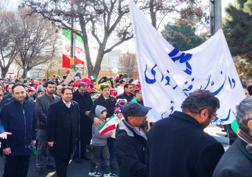 جلوه گری پرچم دانشگاه فنی و حرفه ای استان آذربایجان شرقی در امواج مردمی راه پیمایی 22 بهمن